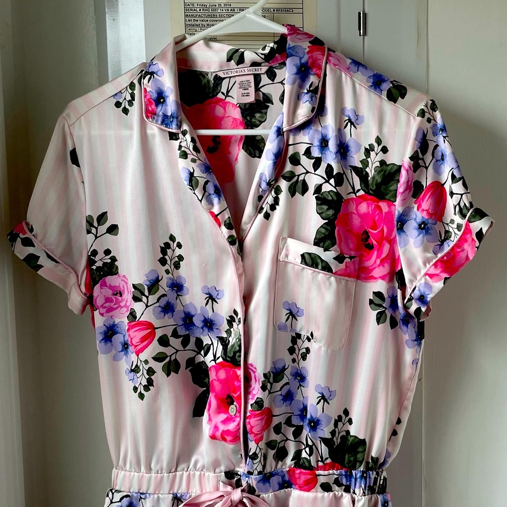 VS 1 piece romper pajama set. Multiple colors.